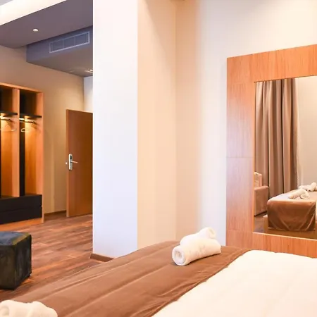 Olivia's Hill Hotell Kryemëdhej