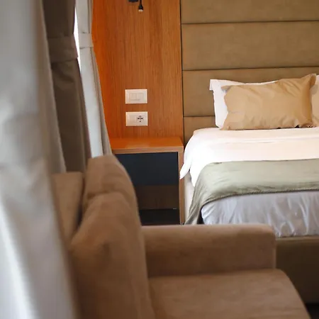 Olivia's Hill Hotel Kryemedhej
