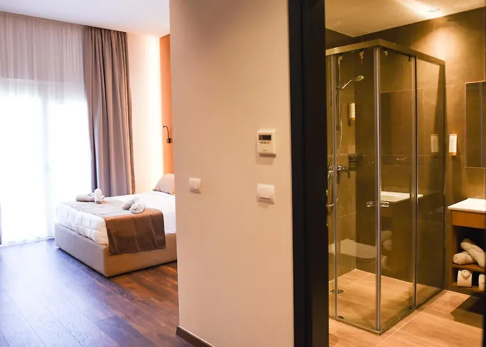 Padel Olivia's Hill Hotel Kryemedhej