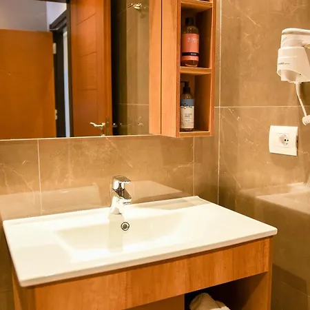 Отель Padel Olivia's Hill 4*