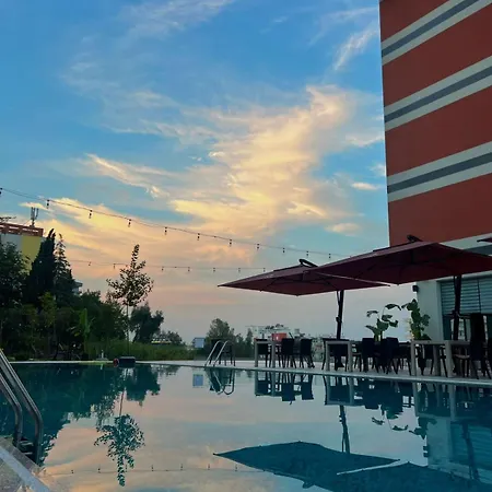 Padel Olivia's Hill Szálloda 4*