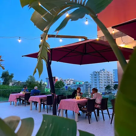 Padel Olivia's Hill Hotel Kryemedhej