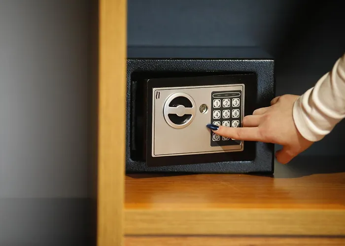 Padel Olivia's Hill Hotel 4*